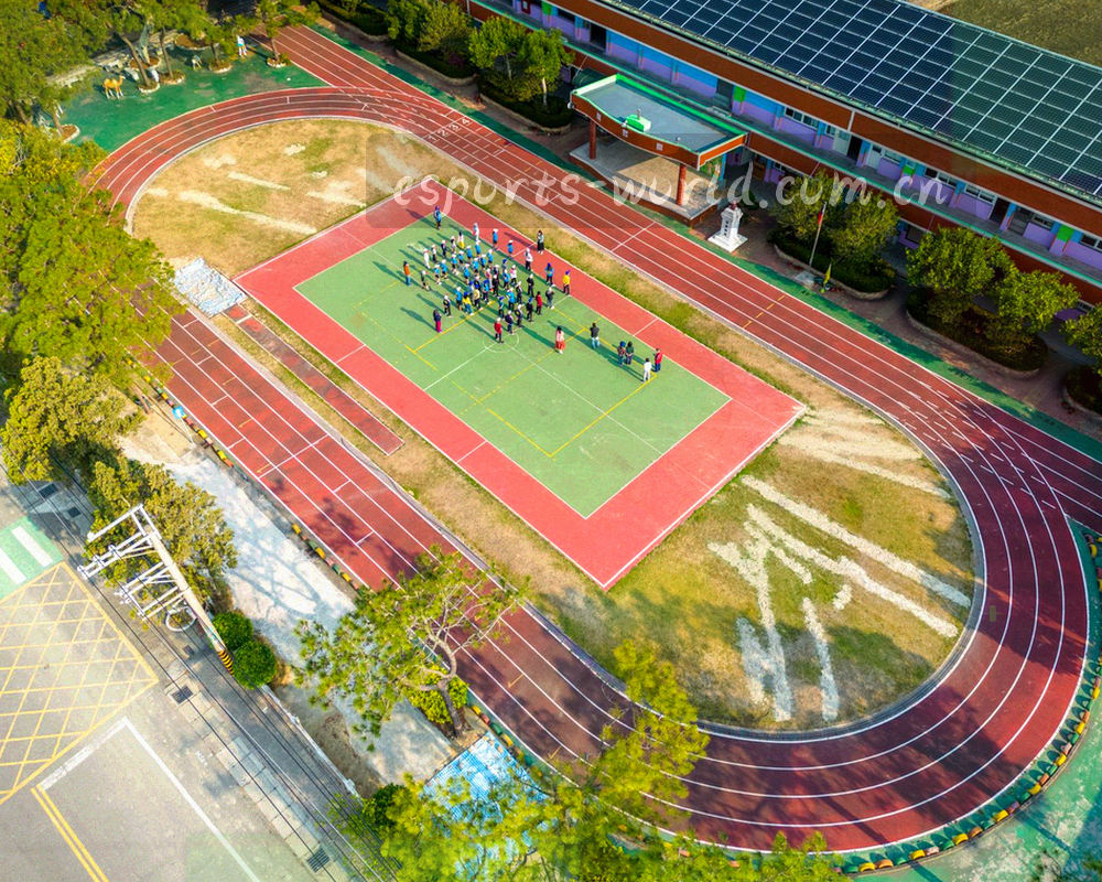 抽象城市坐标网格与光点，作为联系场景导航的视觉底图